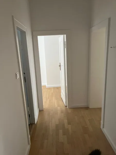2,5-Zimmer-Wohnung, EBK, Duschbad u. Balkon in Berlin-Schmargendorf — photo 1